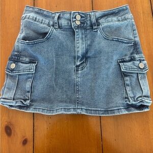 Woman’s Xsmall denim Jean mini skirt- with pockets